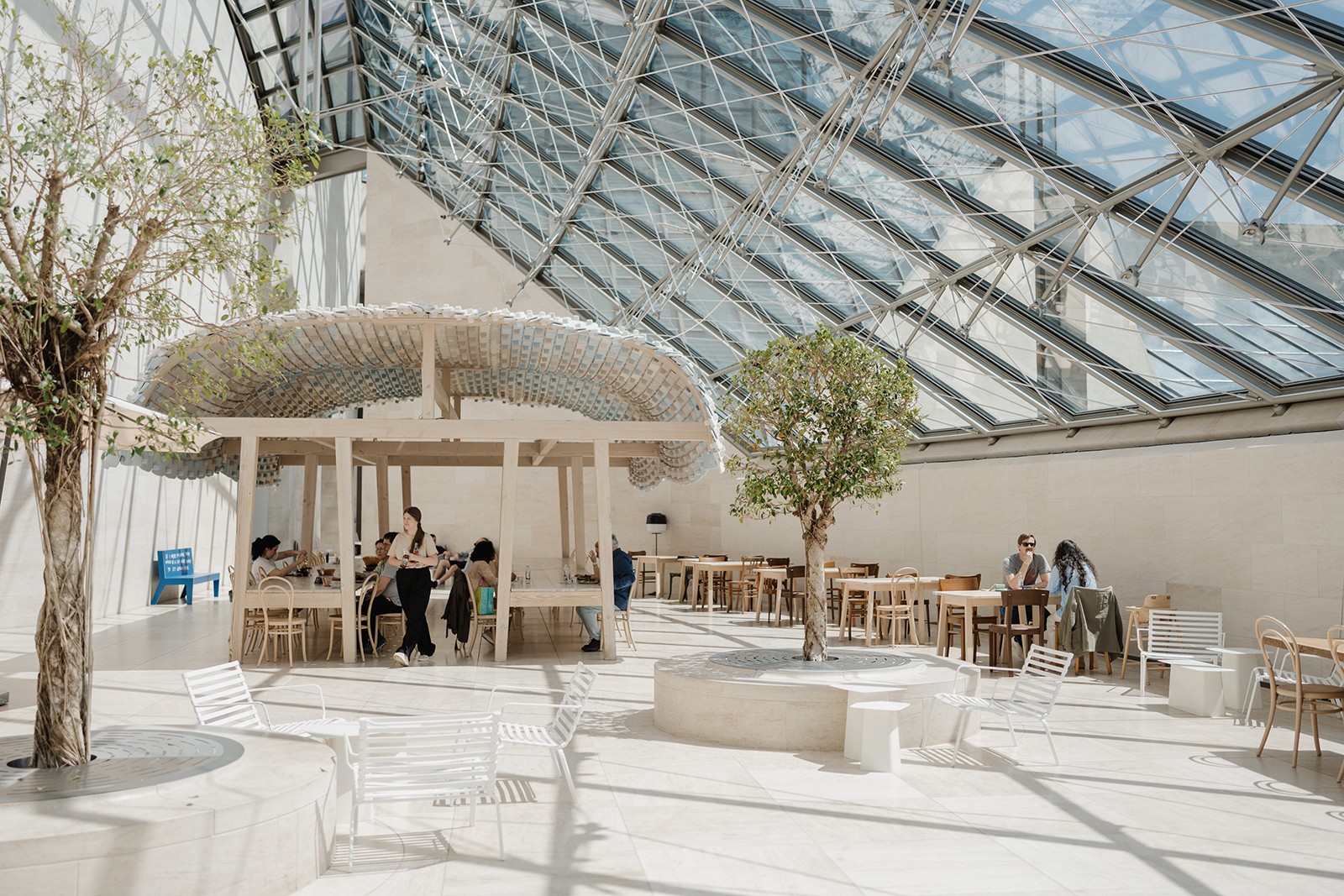 md_mudamcafe-_1983_main