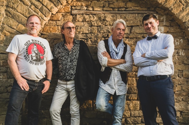 2023-The-Bottlenecks-small_main