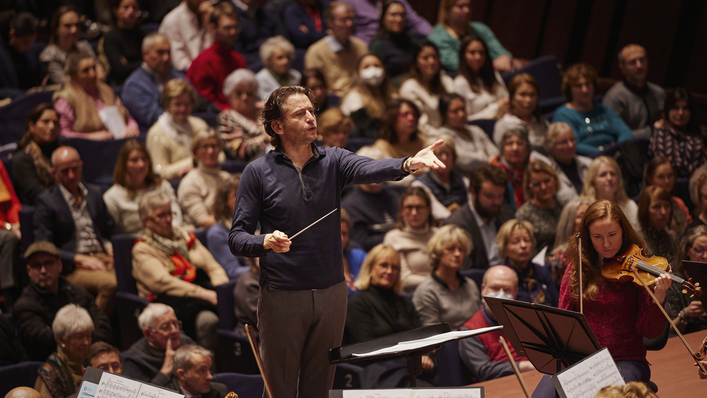 221130_ga_lco_lunch_concert_gustavo_gimeno_opl_c_eric_devillet-6-jpg-rxy-0-43107769423558895-0_main