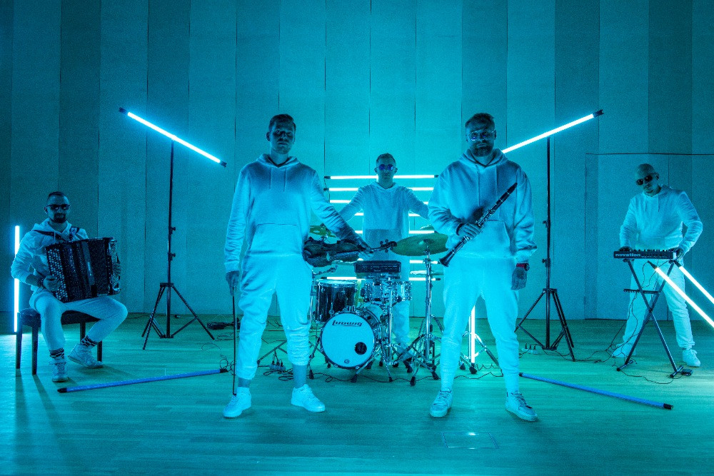 NeoKlez_01small_main