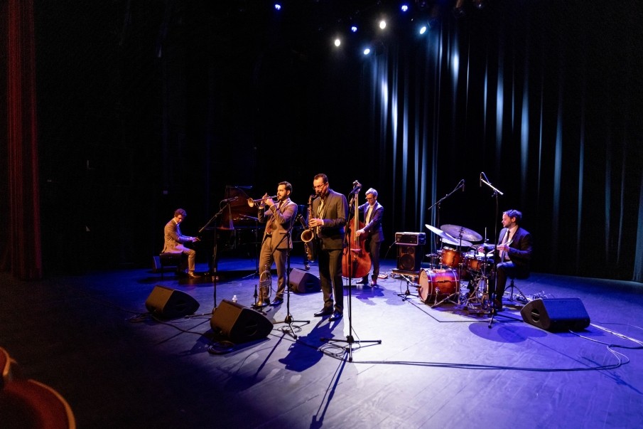 The-Minor-Majors-2586-small_main