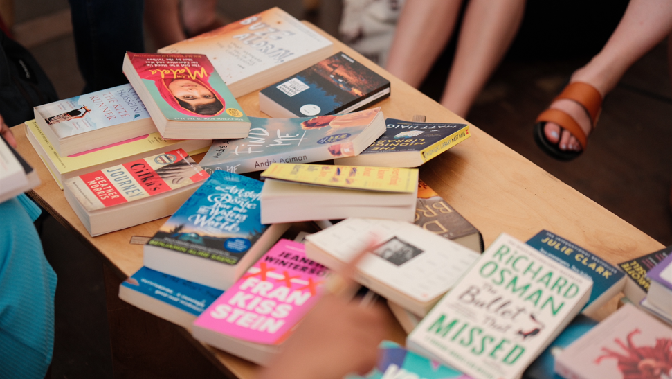 -book-chat-swap-2-copyright-Melvin-Victorio-_main