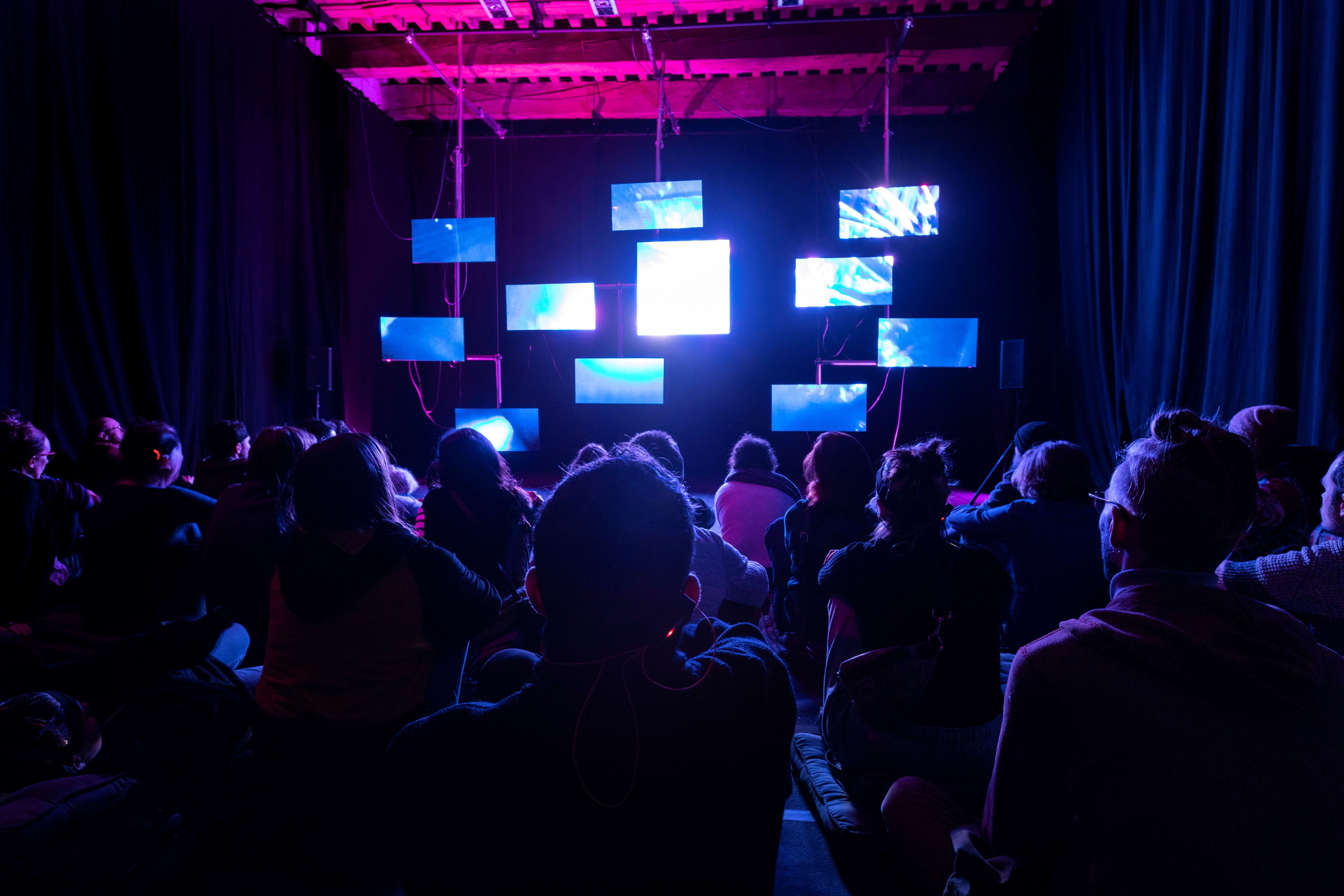 8_LIVE%20DREAM_Justine%20Emard%20Jean%20Emmanue%20Rosnet%20%C2%A9%20Biennale%20des%20Imaginaires%20Num%C3%A9riques%20-%20%20Gr%C3%A9goire%20%C3%89douard%202023