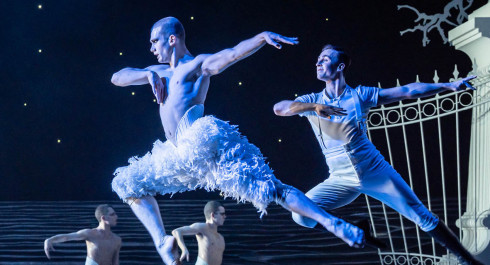 les-theatres-de-la-ville-de-luxembourg-matthew-bournes-swan-lake_main