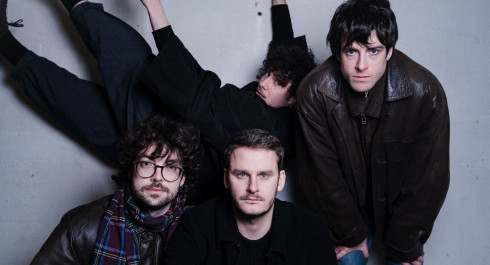 TUYS_UPSIDEDOWN-SHOOT-29_WEB-photo_Yann-Gengler_main