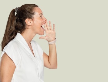 woman-shouting-announcement-1-_main