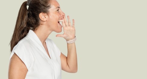 woman-shouting-announcement-1-_main