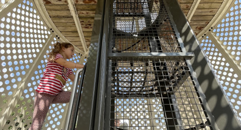 Aire de jeux sur le thème de l'espace au parc Kaltreis à Bonnevoie
