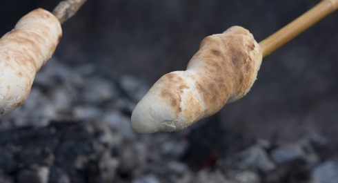 Bread_on_a_stick_-3891552257-S-van-der-Wel_main