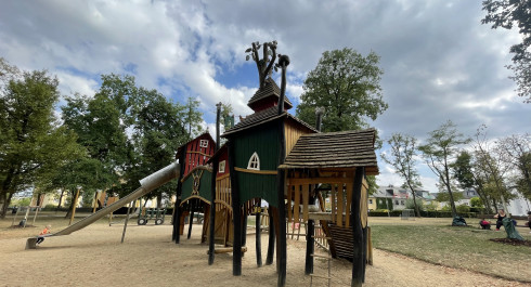 Themenspielplatz Bauernhof in Gasperich