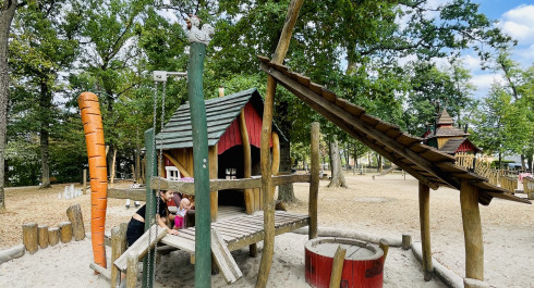 Themenspielplatz Bauernhof in Gasperich