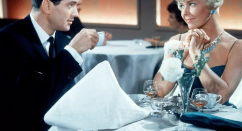 detail_pillow-talk-2_main