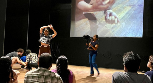 Photo-atelier-video-danse-2-retourhc-Compagnie-AWA_main