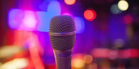 microphone-4697050_1280_main