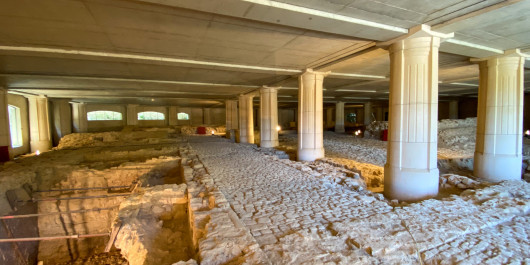 Promenade UNESCO and archaeological crypt of Saint Esprit