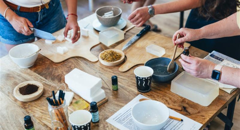 soap-creation-workshop-handmade-aromatherapy-soap-2025-03-10-12-43-37-utc_main