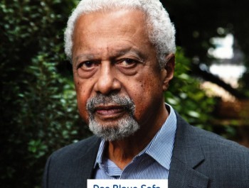 Gurnah-Blaues-Sofa-2_main