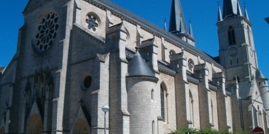 Esch-sur-Alzette-Eglise-St-Joseph-par-Charles-Arendt-Tom-Philippart-_main