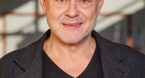 web-steve_r510095_main