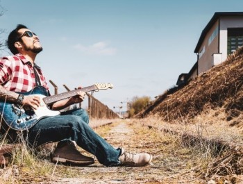 Kid-Colling-Rail-c-Caroline-Martin-small_main