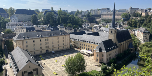 1. Neumünster Abbey