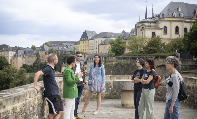 Group of visitors on the "City Promenade"