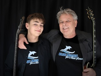 Ro-Alec-Gebhardt-mit-Logo-c-Ro-small_main